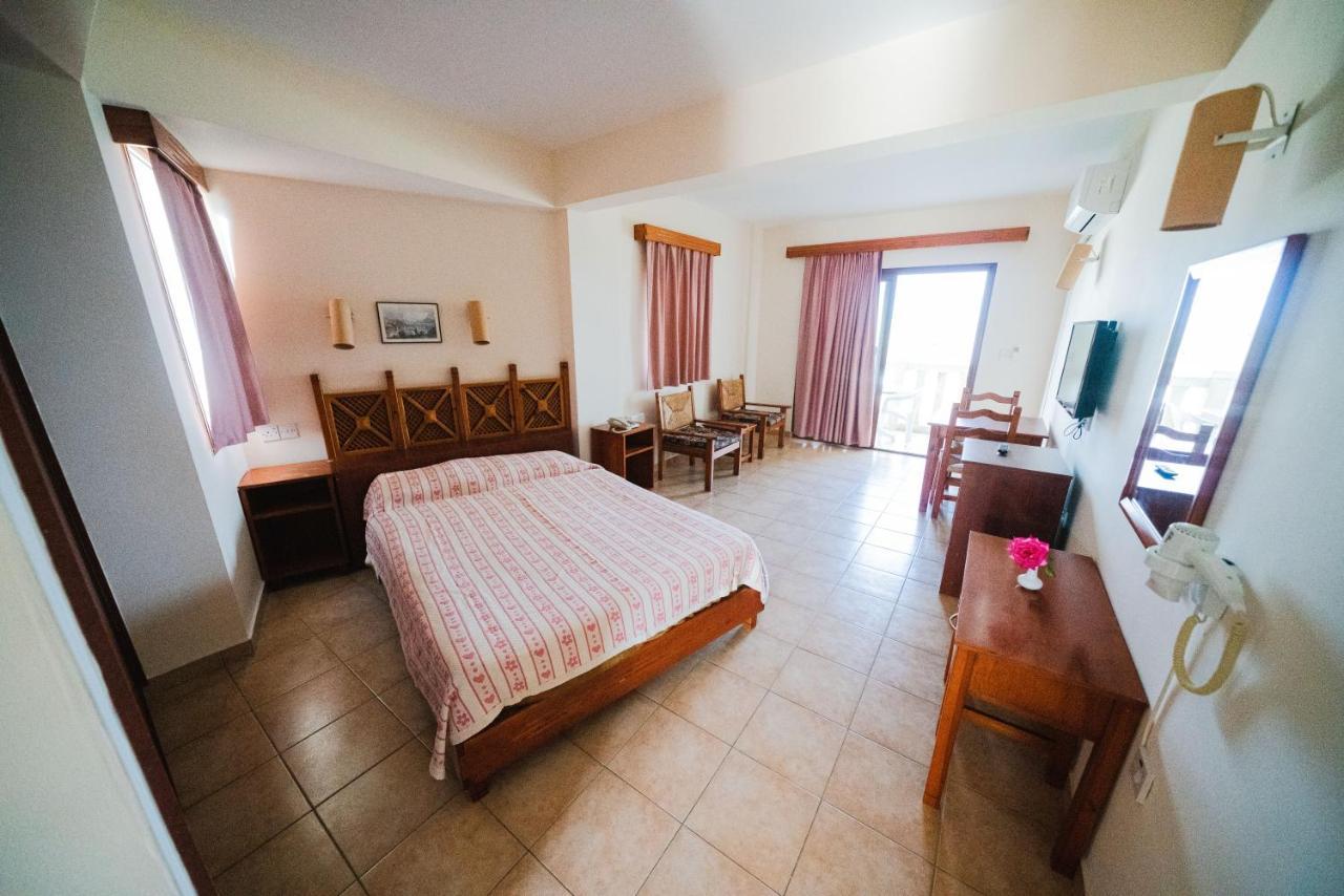 Topset Hotel Agios Georgios  Exterior photo
